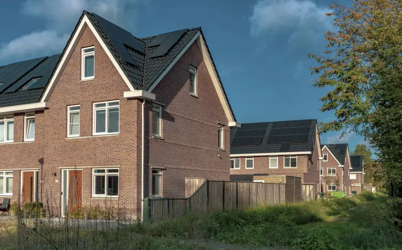 Zonnepanelen levensduur: hoe lang gaan ze mee?