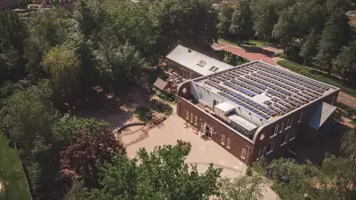 Zonnepanelen vermogen per m²: hoeveel past er op uw